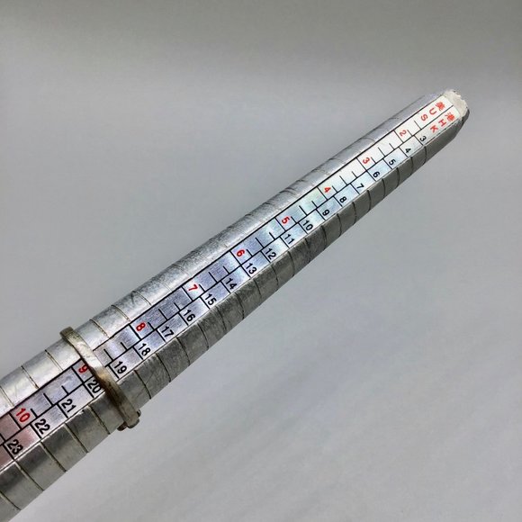 Petite Sterling Silver Flowers Ring Size 8.75 Triple Daisy Design Thin Band - Picture 12 of 12